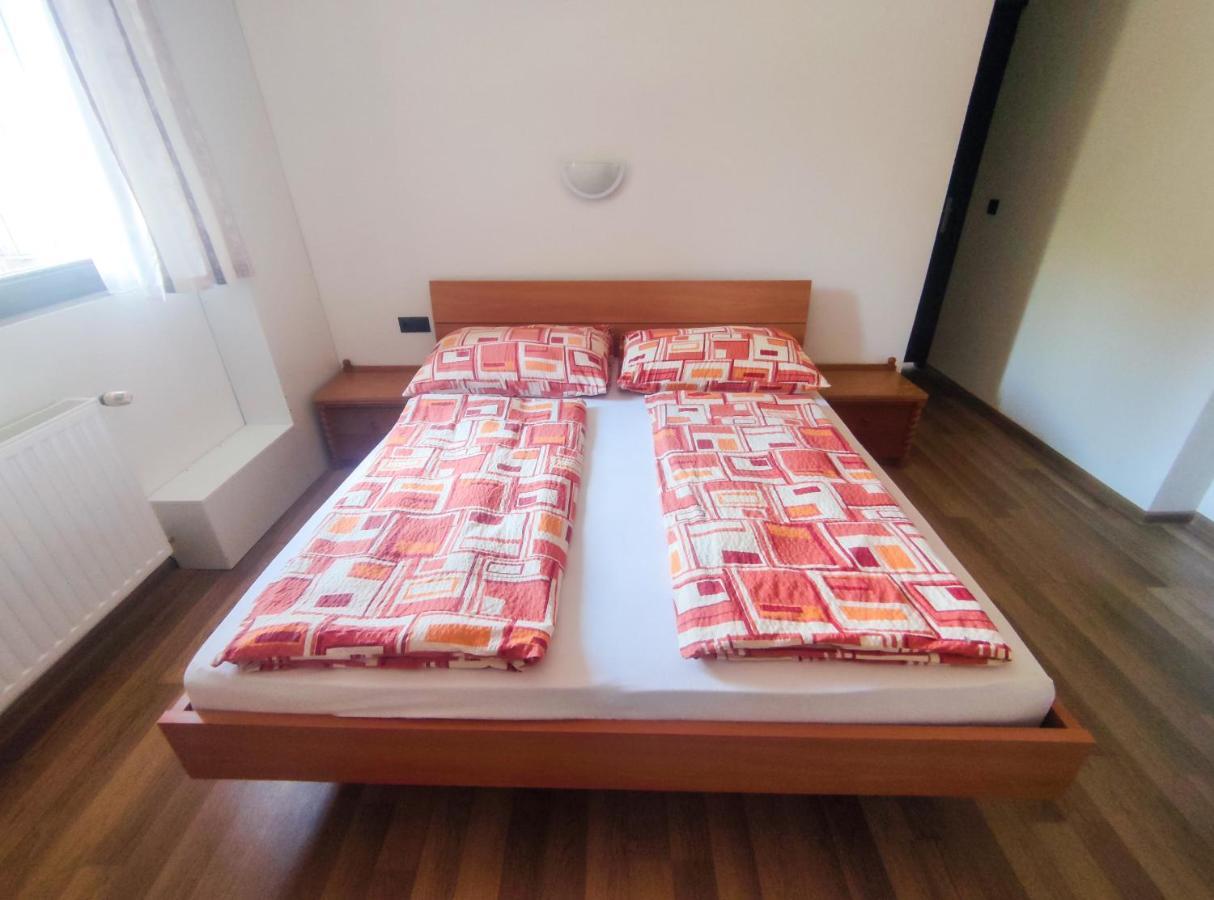 Viktoria Panzio Zamardi Hotel Ngoại thất bức ảnh