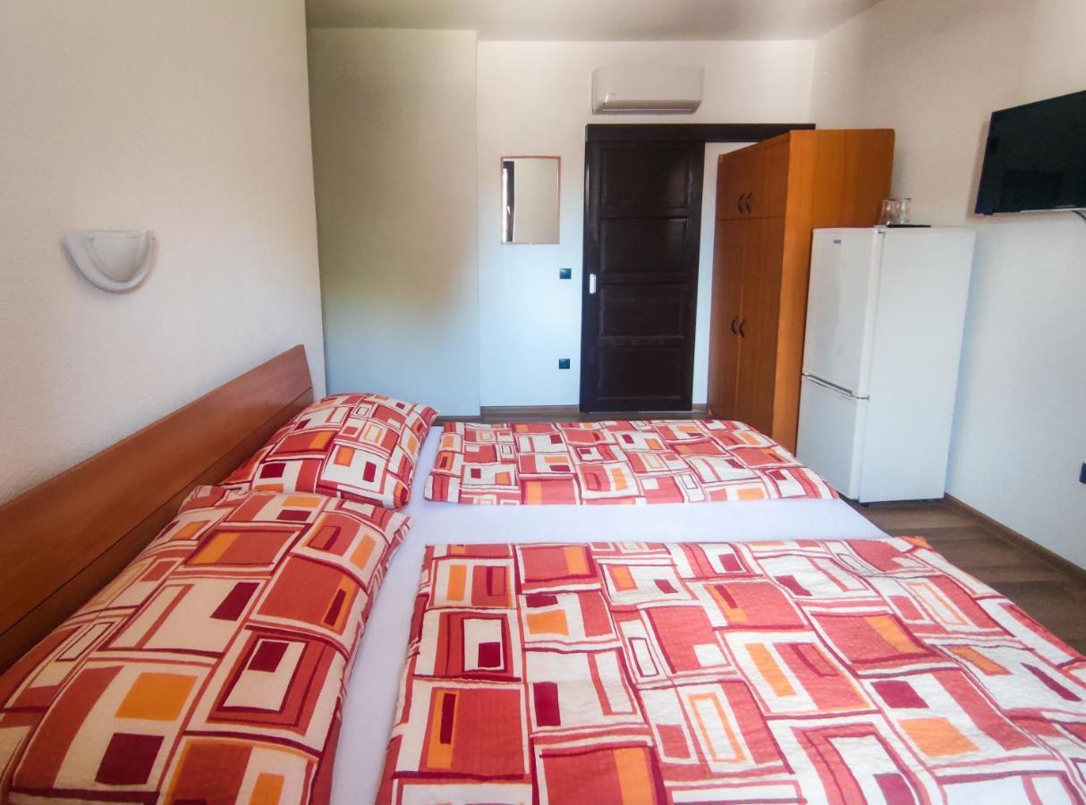 Viktoria Panzio Zamardi Hotel Ngoại thất bức ảnh