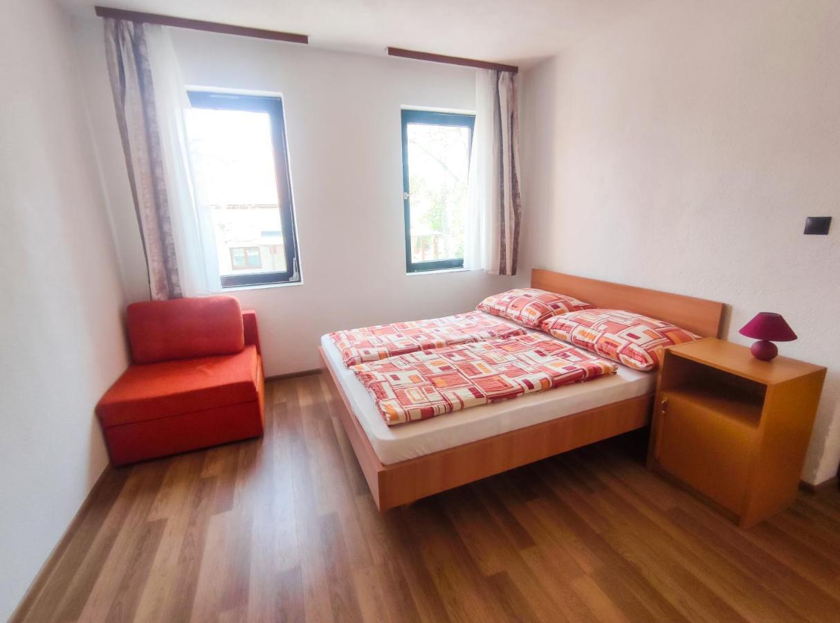 Viktoria Panzio Zamardi Hotel Ngoại thất bức ảnh
