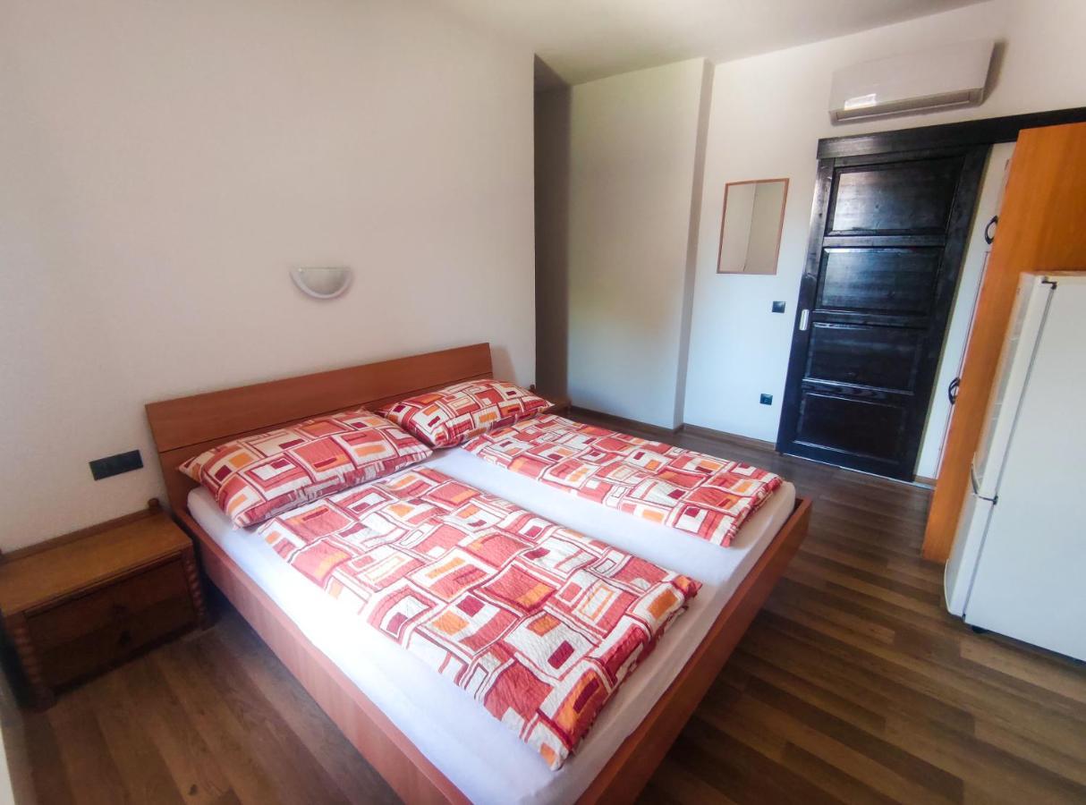 Viktoria Panzio Zamardi Hotel Ngoại thất bức ảnh