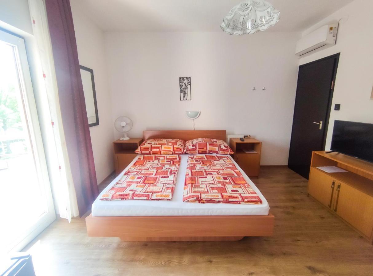 Viktoria Panzio Zamardi Hotel Ngoại thất bức ảnh