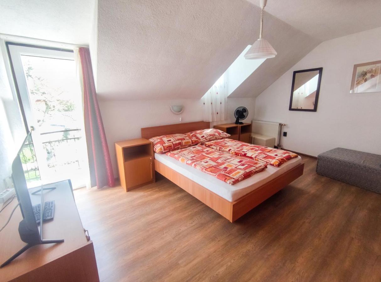 Viktoria Panzio Zamardi Hotel Ngoại thất bức ảnh