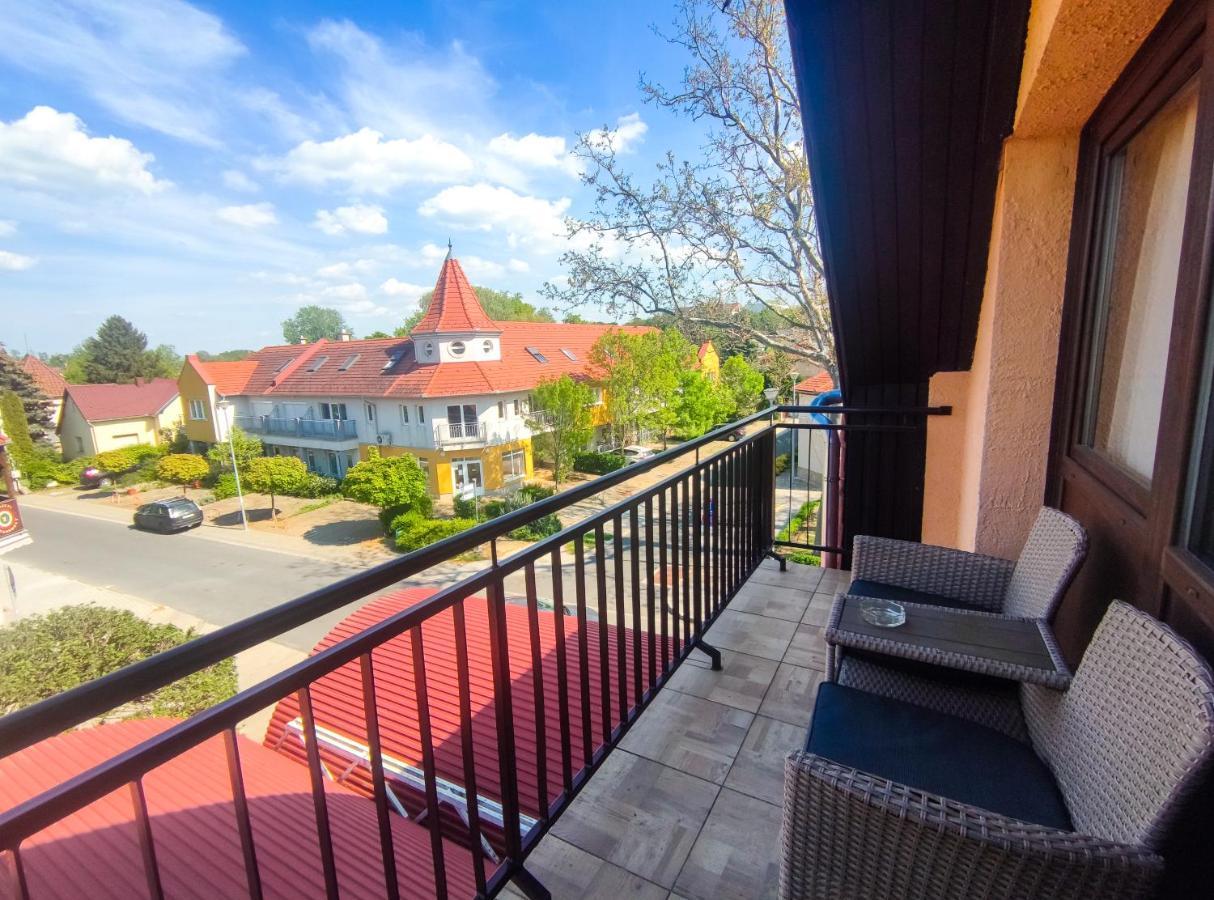Viktoria Panzio Zamardi Hotel Ngoại thất bức ảnh