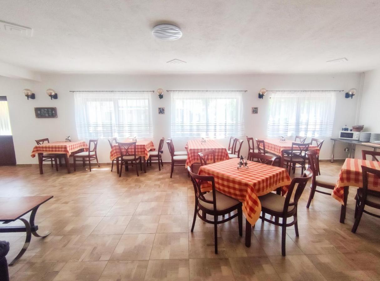 Viktoria Panzio Zamardi Hotel Ngoại thất bức ảnh