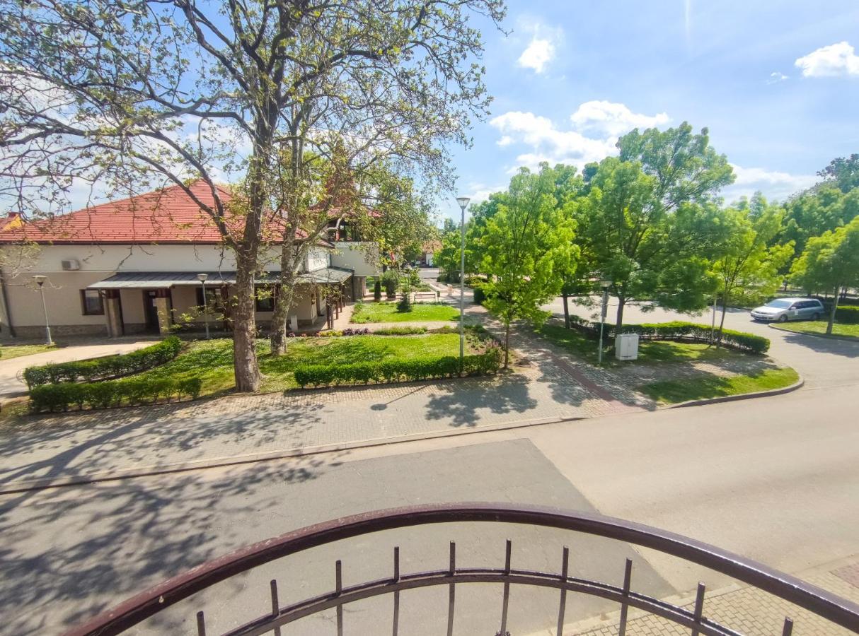Viktoria Panzio Zamardi Hotel Ngoại thất bức ảnh