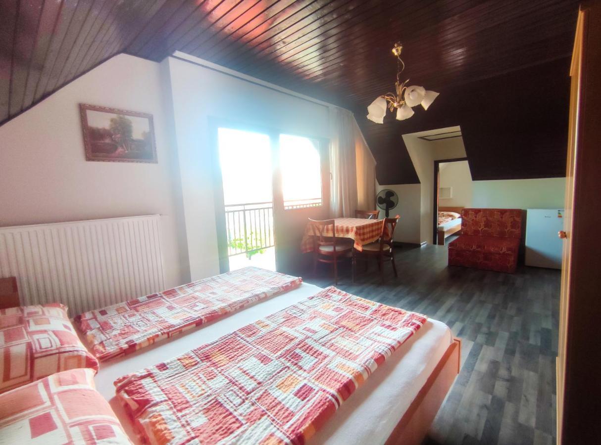 Viktoria Panzio Zamardi Hotel Ngoại thất bức ảnh